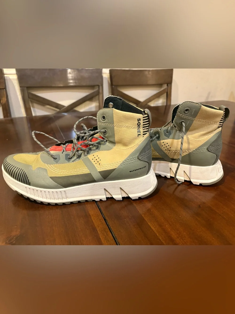 HTF Sorel Men's High-Top Sneakers in Olive, Tan and Red Accent SAMPLE SHOES